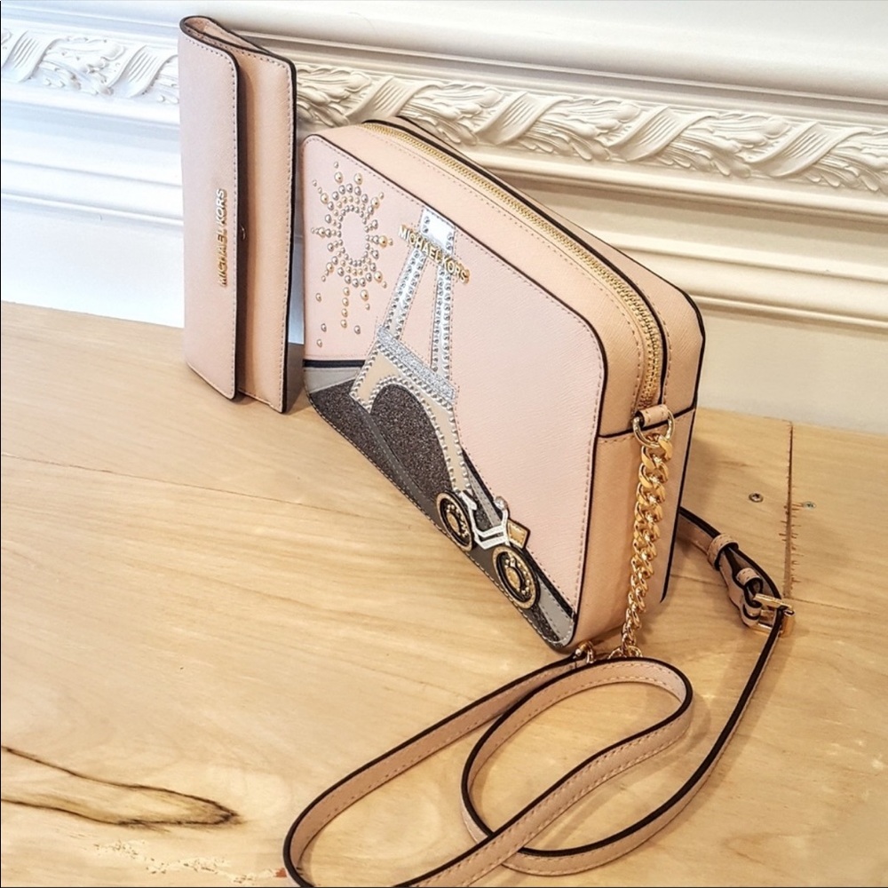 💕Sold 💕NWT Michael Kors Crossbody & Wallet - Picture 2 of 8